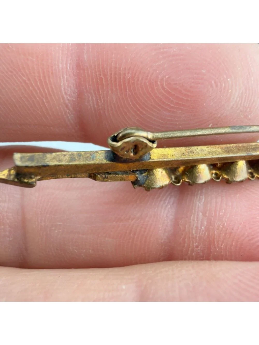 Vintage Victorian Paste Stone Bar Brooch Gold Tone Prong Set Arrows